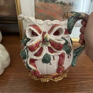 VINTAGE CERAMIC CHRISTMAS HOLLY PINECONE PITCHER